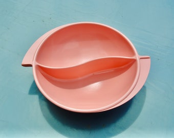 SALE! 1950s divided pink dish, atomic wing handles, by Boonton, 10" wide Boontonware, EXCELLENT!