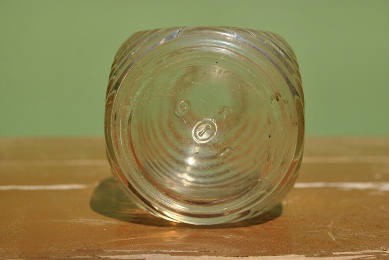 1950s Lavoris bottle, clear glass bottle or vase, excellent condition image 3