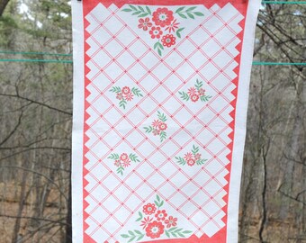 1940s Cannon tea towel, flowers and lattice, cotton farmhouse style towel, freshly hand washed and line dried