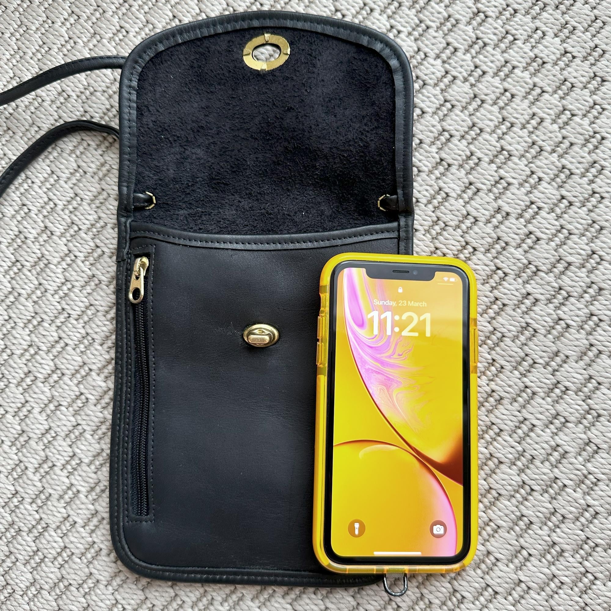 Vintage Coach Leather Passport Pouch: Black Hipster Bag, Style Vintage Coach Leather Passport Pouch: Black Hipster Bag, Style