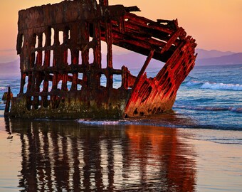Peter Iredale Shipwreck Wall Art – Iconic Oregon Coast Scene for Nautical Home Decor