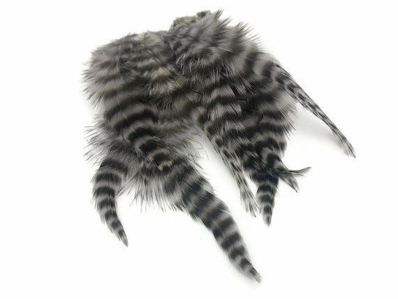 />/> Ostrich Plumes Light Grey Dun /</<