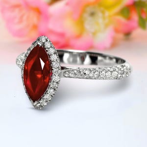 Marquise Rubinring 14K Guld 1,31ct Rubin Förlovningsring Rubin Diamant Haloring Gåva till henne