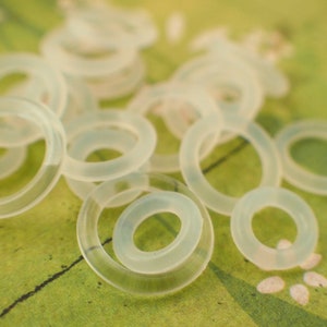 20 - Clear Stretchy Oh Rubber Jump Rings in 5 Sizes