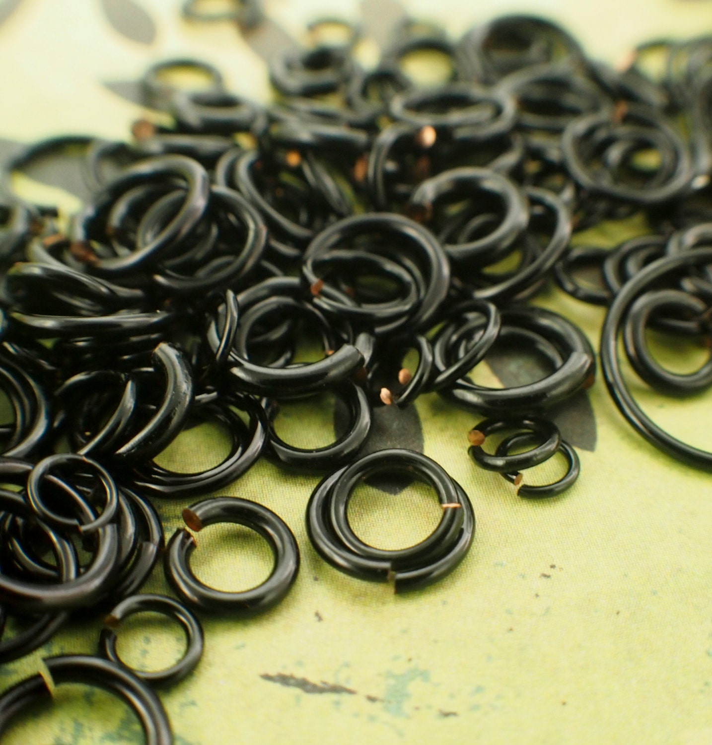 Rubber Jump Rings 18g 3/16 - Black - Metal Designz