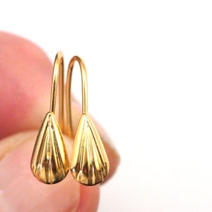 Große Teardrop Ohrdrähte - 2 Styles in Silber oder vergoldetem Messing - Kaufen Sie in Menge und sparen Sie
