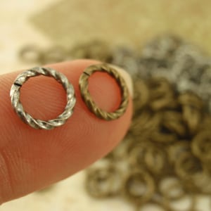 100 Fancy Antique Silver, Antique Copper or Antique Gold Jump Rings 16 gauge 6, 8, 10mm OD Great Vintage Look 100% Guarantee image 3