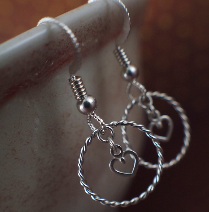 20 Petite Sterling Silver Heart Charms 100/% Guarantee