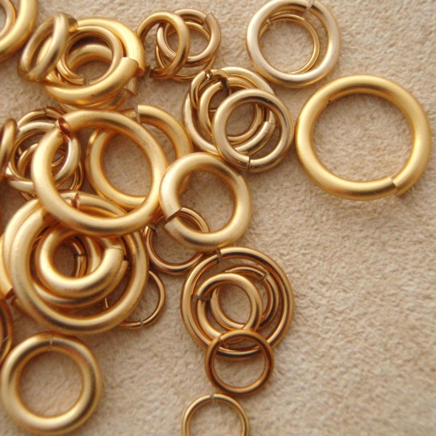 Sample Package 100 Gold Colored Jump Rings Great Selection Etsy