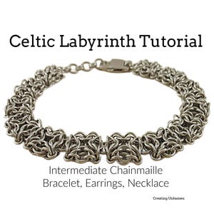以下が含まれることがあります： シルバーのケルトの迷路チェーンメイルブレスレット、イヤリング、ネックレスのチュートリアル。このチュートリアルは、中級のチェーンメイルメーカー向けです。
