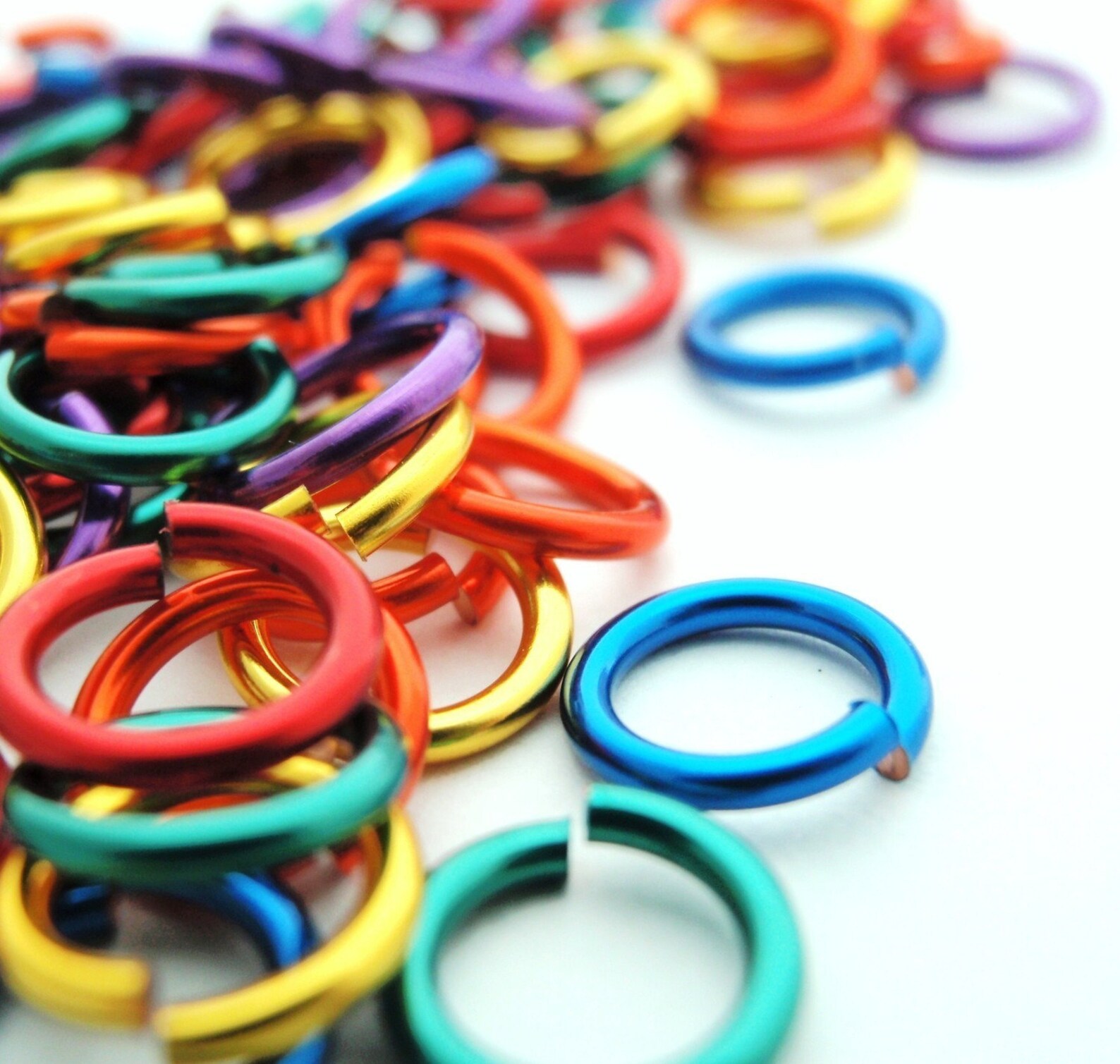 100 Colored Jump Rings in 25 Colors 18 20 22 or 24 Gauge Etsy