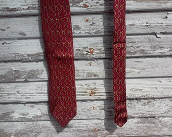 chain for tie