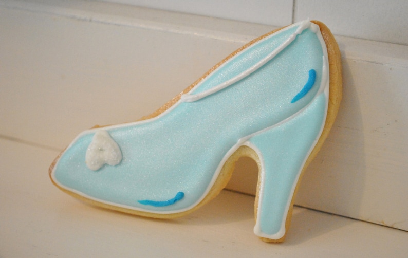 Cinderella Princess Theme Cookies 1 dozen image 5