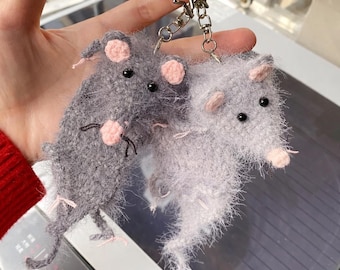 Patrón de rata de ganchillo divertida en PDF + videotutorial, llavero de ratón amigurumi, adorno colgante DIY