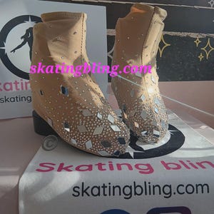 Skate covers &quot;break the ice&quot; by skating bling