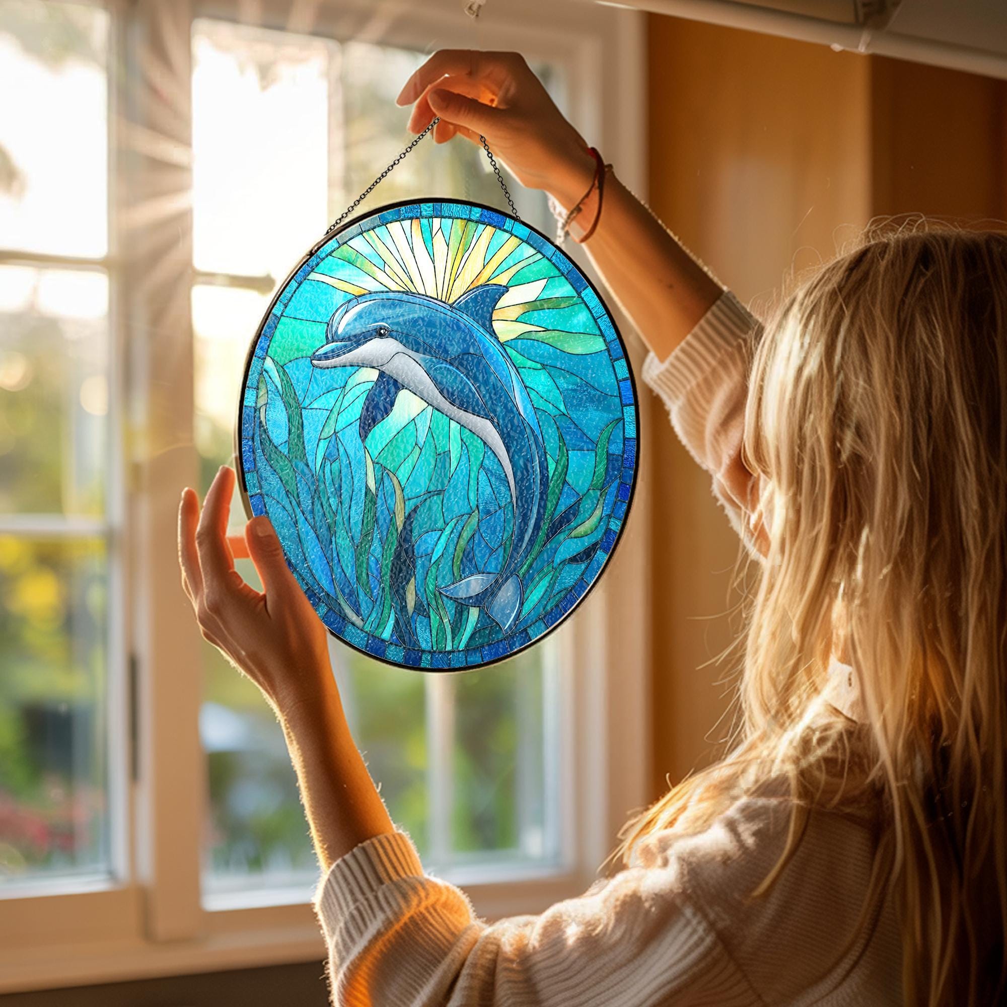 イルカのステンドグラスのサンキャッチャー：海の波の窓掛け - Etsy 日本