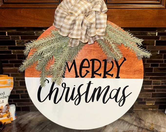 Festive Holiday Welcome Door Hanger: Rustic Circular Christmas Sign for Indoor & Outdoor Decor