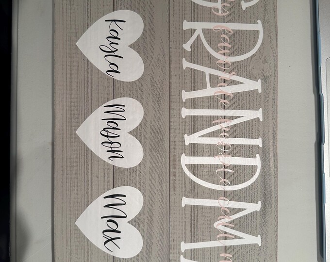 Personalized Wooden Hanging Sign for Grandma - Custom Family Names Gift