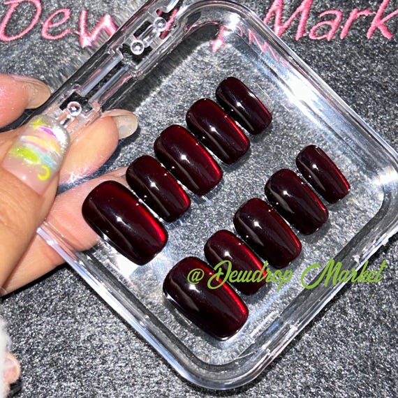 Deep Red Cat Eye Press-on Nails: Glossy Burgundy Magnetic Gel