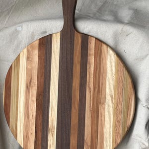 Handcrafted Wooden Pizza Peel – Striped Hardwood Pizza Board with Handle
