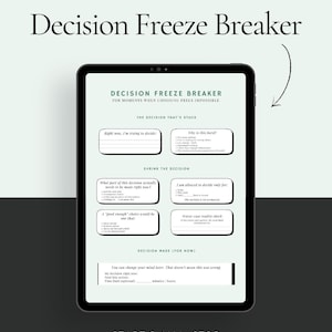Könnte beinhalten: Ein digitales Tablet zeigt eine Vorlage für den "Decision Freeze Breaker" mit Aufforderungen zur Entscheidungsfindung. Der Text enthält "Start Small. Stop Overthinking." und "Für Momente, in denen das Wählen unmöglich erscheint."