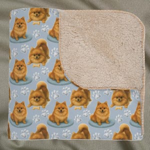 Pomeranian Sherpa Blanket, Cute Dog Throw with Paw Prints, Cozy Gift for Dog Lovers, Warm Fleece Lap Blanket