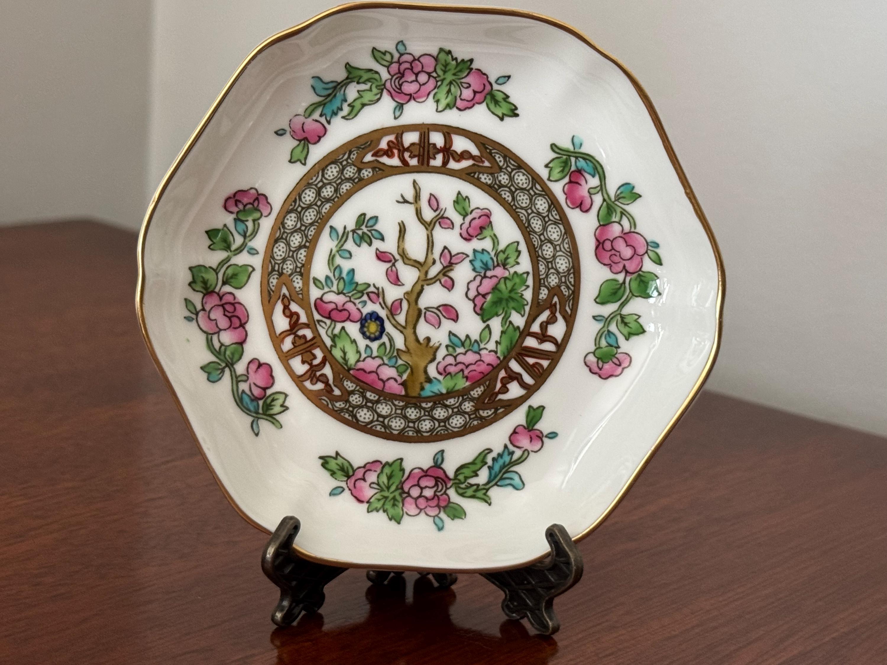 Coalport "Indian Tree" small dish / plate. Gold Trim. Very good condition