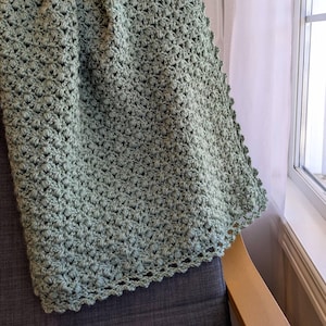 Easy Crochet Baby Blanket Pattern - Puff Stitch Crochet Blanket - Modern Textured Crochet Throw with Lacey Border