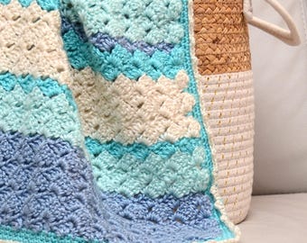 Beginner Crochet Blanket Pattern - Easy One Row Repeat Crochet Throw