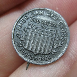 Antique WWI American RED CROSS Pro Patria Blood Donor Pin Lapel Pin Hat Pin Collectible Antique Jewelry Vintage Pin Antique Pin