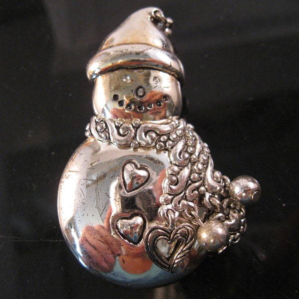 Vintage Christmas Snowman Pendant Brooch Pin Silver Plated Novelty Jewelry Gifts for Her Gifts for Him Gifts for Girls Gifts for Grandma