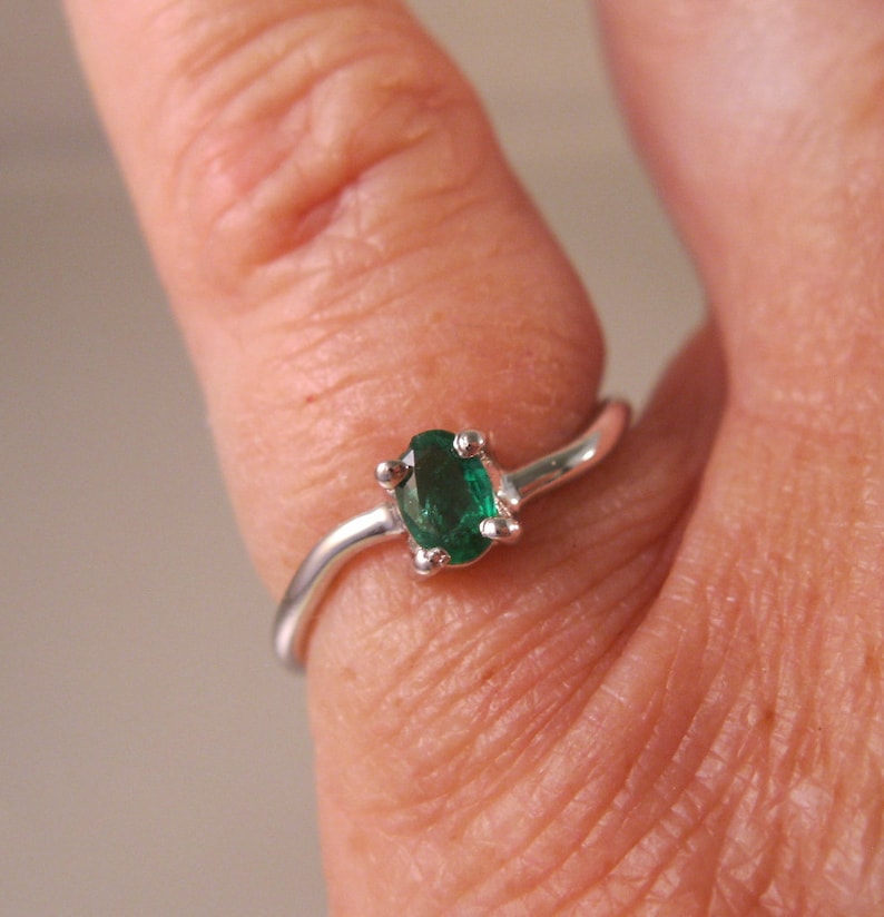 10K WG 14ct Genuine Natural Emerald Ring Solitiaire Oval Cut Size 6.5 Vintage Ring Vintage Jewelry Gift for Her Gift for Daughter