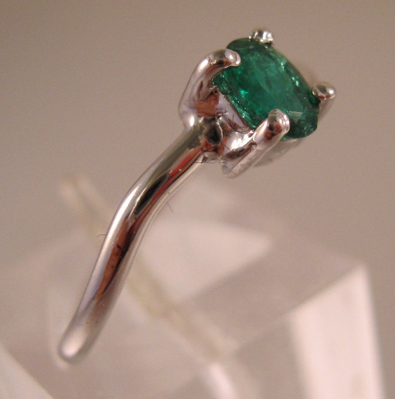 10K WG 14ct Genuine Natural Emerald Ring Solitiaire Oval Cut Size 6.5 Vintage Ring Vintage Jewelry Gift for Her Gift for Daughter