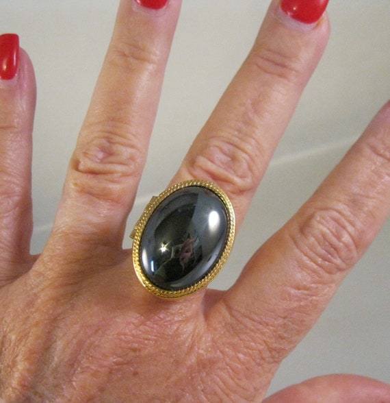 Vintage AVON Hematite Locket Ring Poison Ring Pil… - image 5