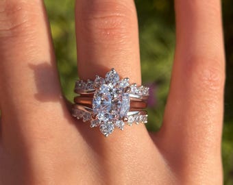 Kissenschliff Halo Design mit Einsatzband Braut Set, Kissenschliff Diamant / Ring mit Ehering / Beste Geschenke für sie / Klassisches Hochzeitsset