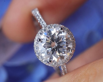 0,5-2ct Halo Diamant Verlobungsring Moissanit Versprechensring Rundschnitt Ring Halbe Ewigkeit Klassischer Einfacher Ring Braut Set, Bestes Geschenk für Sie.