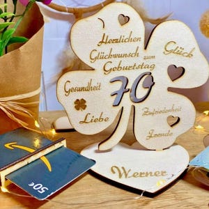 Cadeau pour un 70e - 60e - 80e anniversaire, cadeau en argent avec ou sans texte souhaité, 12 cm ou 16 cm, décoration de table en bois, carte de bon d'achat en forme de trèfle A47