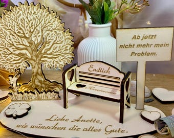 Geschenk zur Rente große Rentnerbank mit Schild Ortsschild Parkbank Bank Geldgeschenk Lebensbaum Ruhestand - Personalisiert Eigener Text A05