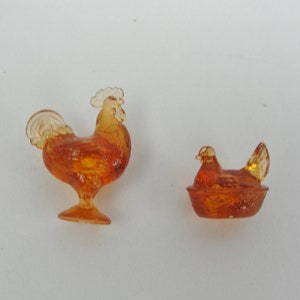 Dollhouse miniature rooster and hen set choose your color image 2