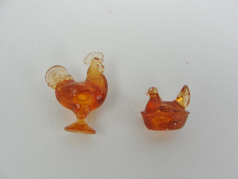 Dollhouse miniature rooster and hen set choose your color image 2