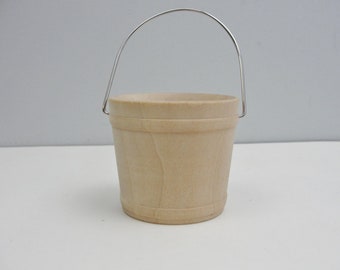 Small wooden bucket