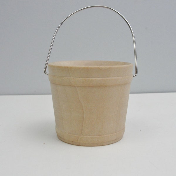 Small wooden bucket