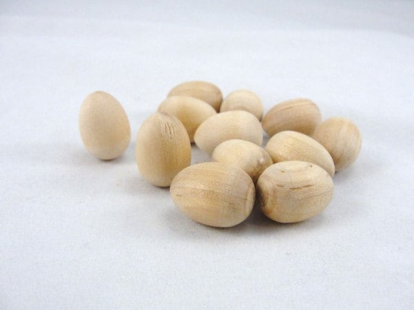 Wooden miniature hen wren egg, wooden egg, mini egg, mini wooden egg,…