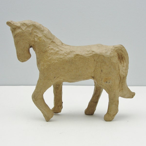 Petit cheval en papier mâché