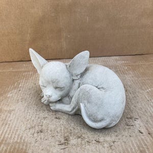 Sleeping Chihuahua Dog Sculpture Concrete Puppy Chihuahua Statue Outdoor or Indoor Dog Figurine Pet Memorial Figure Laying Chihuahua Grave