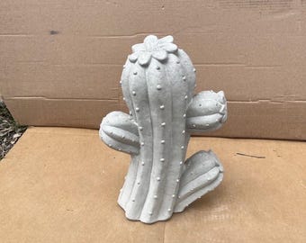 Realistic Cactus Stone Sculpture Cactus Massive Garden Figurine Patio or Porch Decoration Concrete Cactus Statue for Garden Tropical Cactus