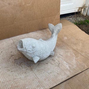 Koi Fish Figure Garden Fish Concrete Statue Koi Gift Sculpture Outdoor Figurine Marine Decoration for Yard Pond Stone Fish Koi Ornament