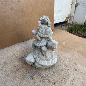 Turtle Tower Cement Sculpture Concrete Turtles Garden Statue Tortoise Tower Small Figurine Nautical Animals Outdoor Decoration Lawn Ornament
