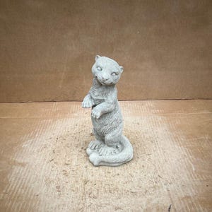 Concrete Otter Animal Sculpture Standing Otter on Hind Legs Figure Forest Animal Stone Statue Wild Otter Garden Figurine Patio Ornament