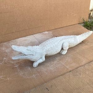Crocodile with Mouth Open Sculpture Concrete Crocodile Laying Statue Garden Reptile Decoration Porch Crocodile Stone Figure Wild Animal